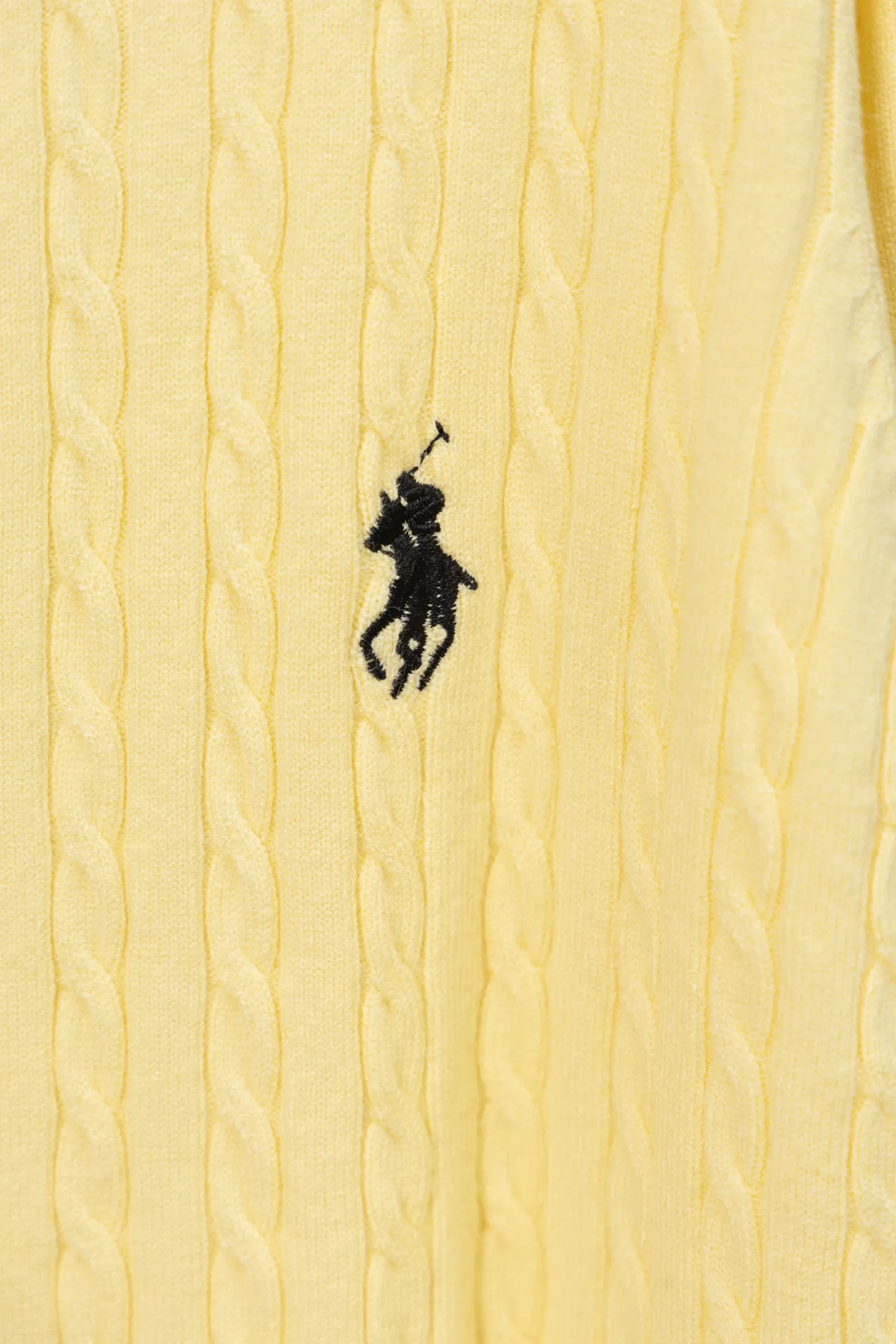 P170 Ralph Lauren Classic Round Neck Solid Color Pony Embroidered Logo Knitted Cardigan Long Sleeve Ralph Lauren Classic Basic Versatile Twist Knitted Cardigan Long Sleeve Main supply platform live broadcast Wholesale entity Replenish when out of stock Not removed from the shelves Quality 1:1 patterning Complete three standards Correct version of pony logo Imported quality cotton yarn Focus on high-end Cost-effective Good quality Needless to say Zhao Lusi's same style is really amazing, so sweet I'm so beautiful. This cardigan is really good-looking. It's simple and easy to wear. It's a must-have for goddess ootd. Good-looking clothes are never picky. A must-have in the wardrobe of goddesses. Size: S-XL. Color: black, apricot, gray, navy, red, white.